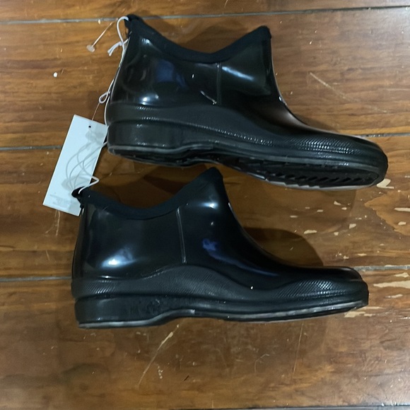 Capelli of New York black rubber ankle boots (sz 8) - Picture 3 of 15